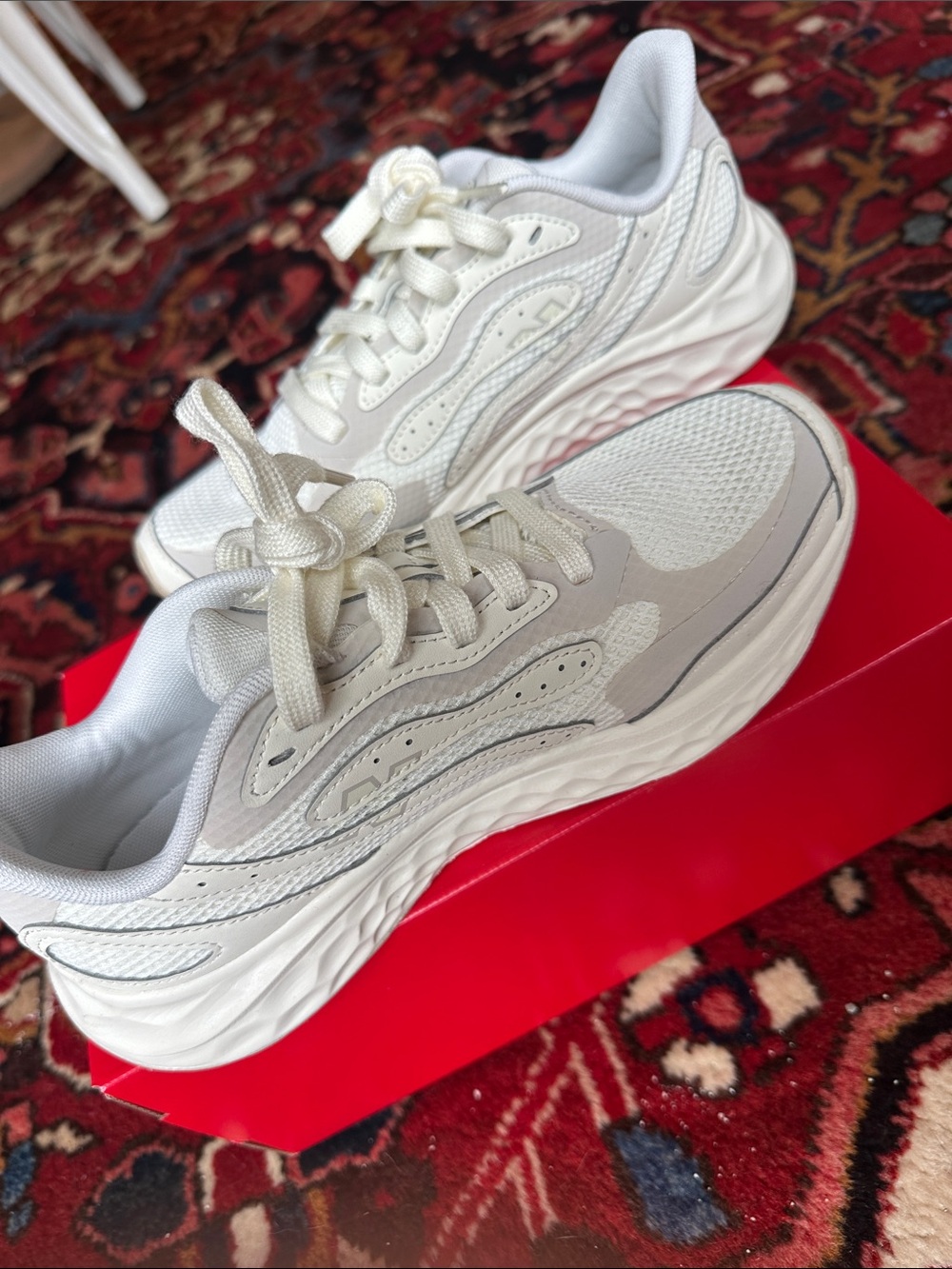 New Balance Women's Fresh Foam ARISHI v4 TIRALUX. size 8 beige grey - Picture 6 of 9